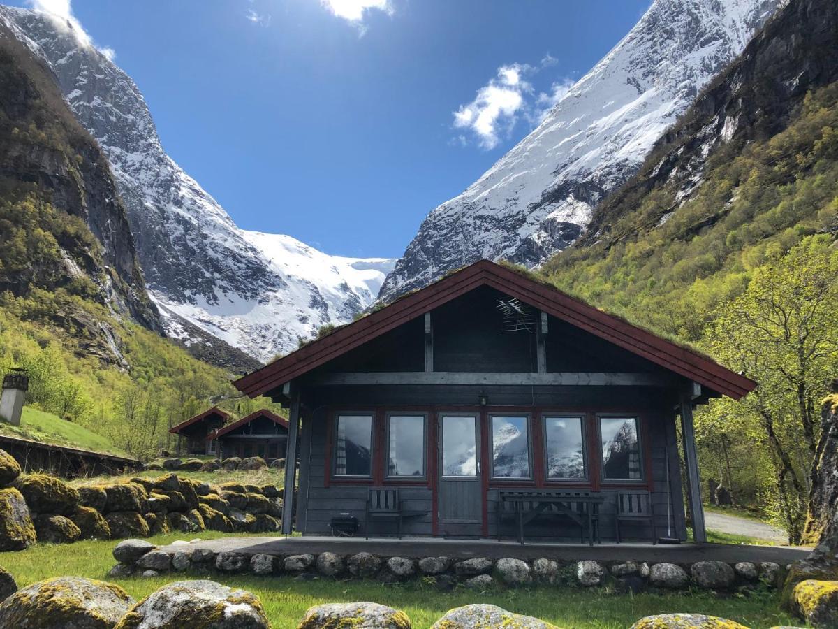 Melkevoll Bretun Camping Briksdalsbre Exterior foto