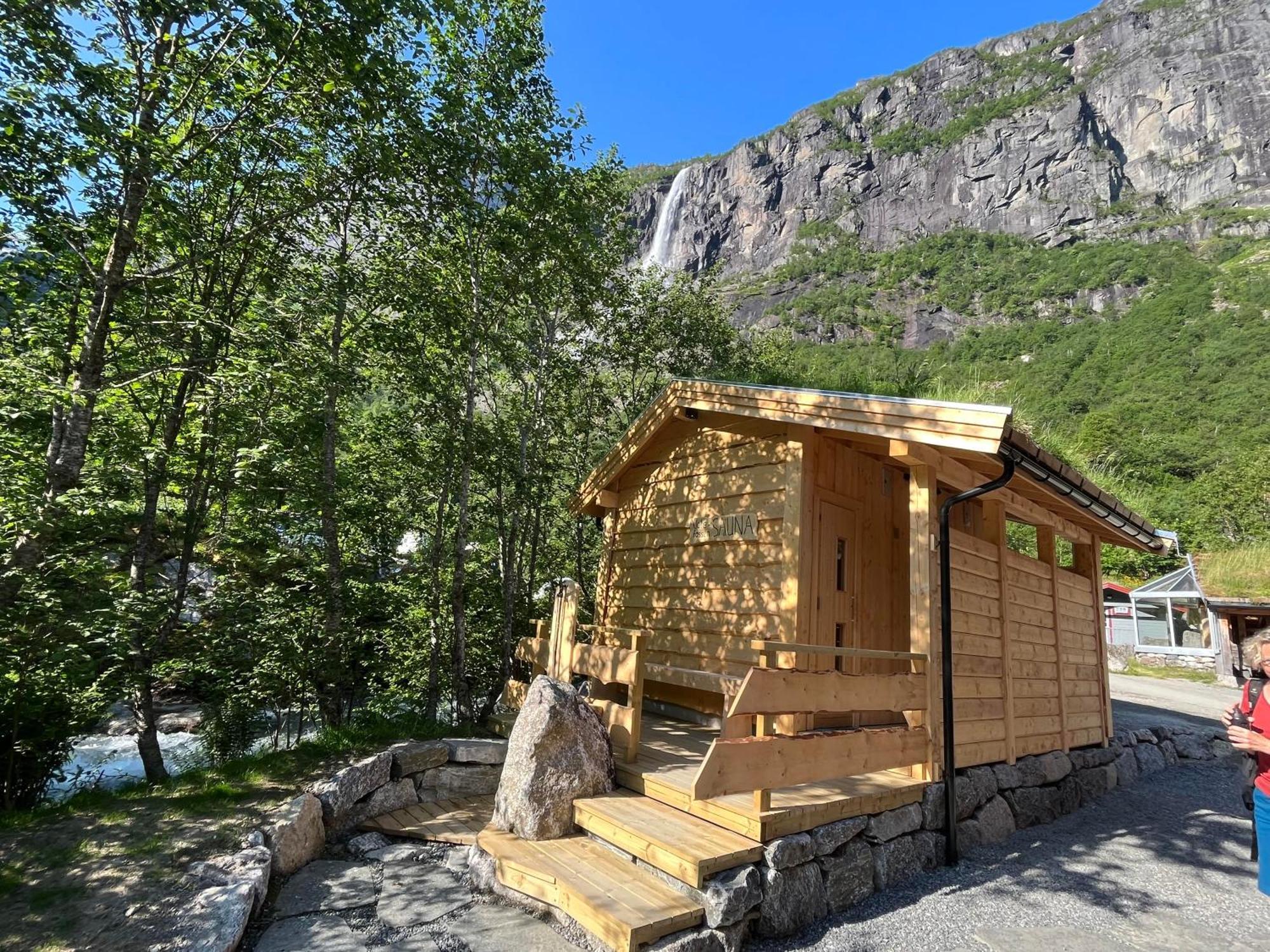 Melkevoll Bretun Camping Briksdalsbre Exterior foto